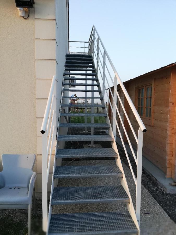 Bed and Breakfast Les Fermiers Giremoutiers Exterior foto